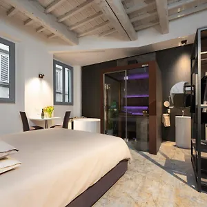 https://f1rst-suite-apartment-spa.it-tuscanyhotel.com